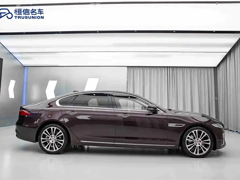 Jaguar XFL 2021 — фото 4
