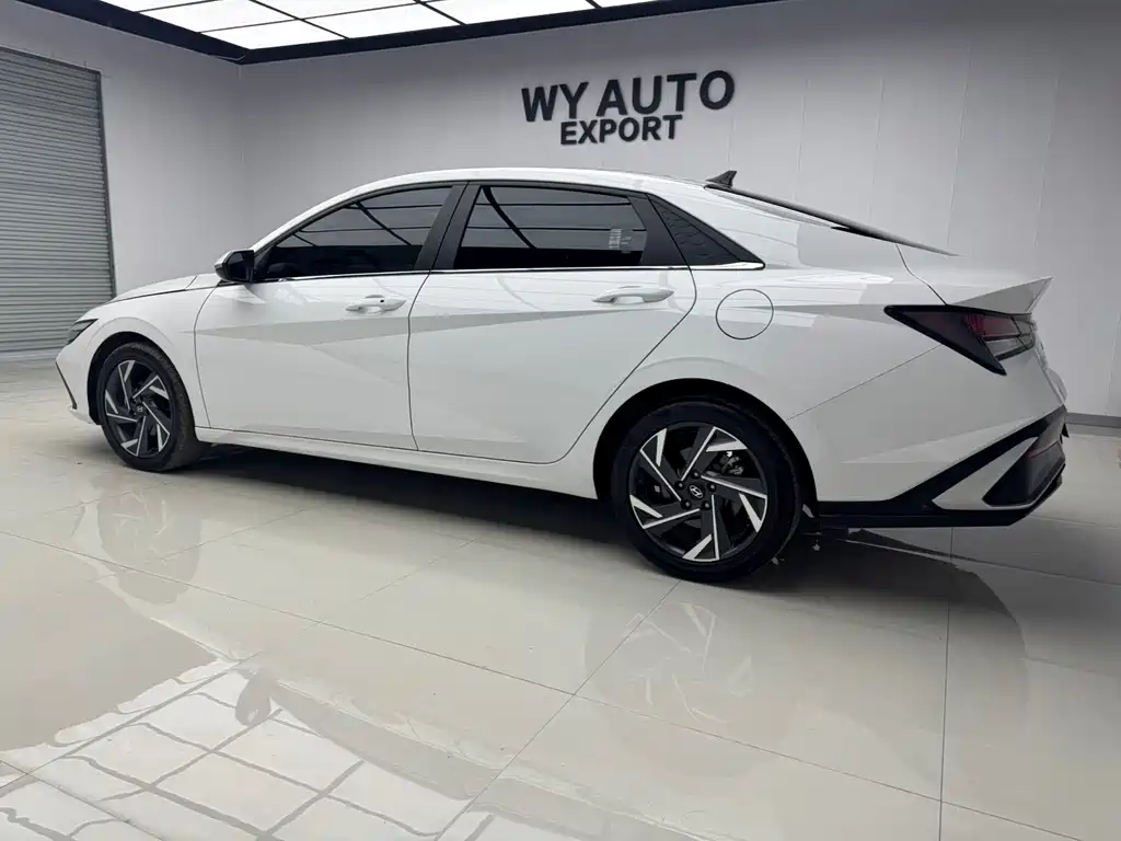 Hyundai Elantra 2023