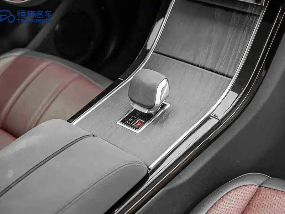 Land Rover Evoque 2024 — фото 19
