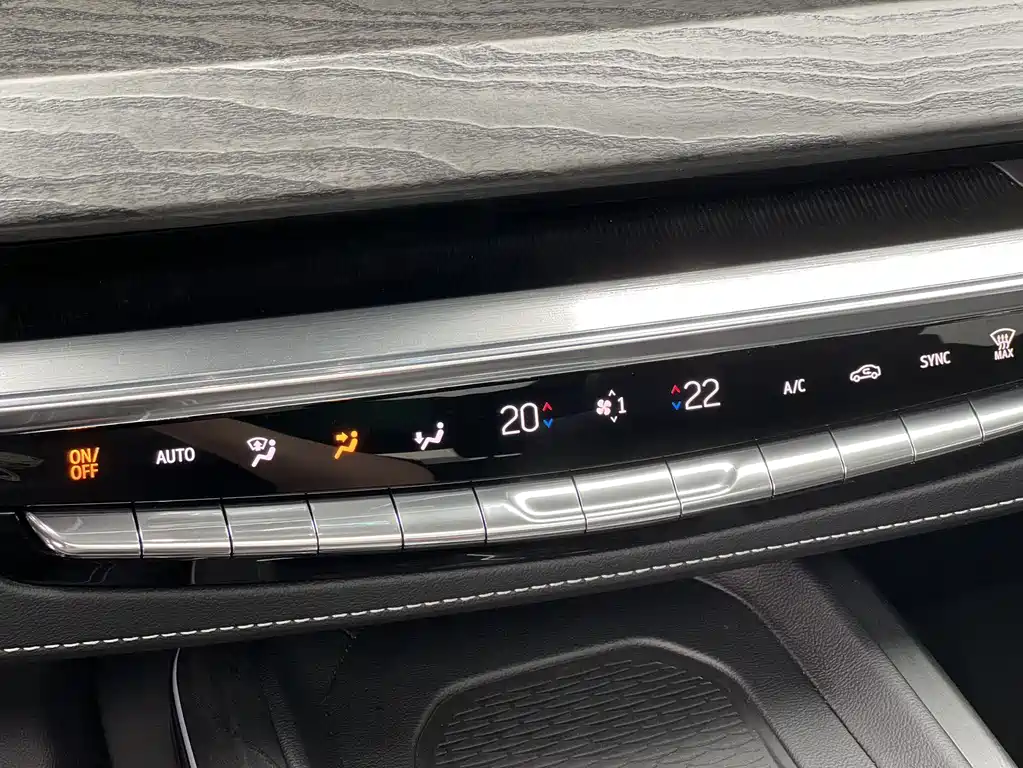 Cadillac XT5 2025 — фото 9