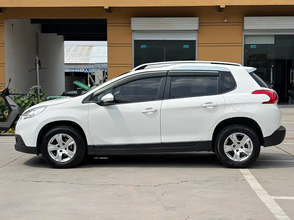 Peugeot 2008 2015 — фото 14
