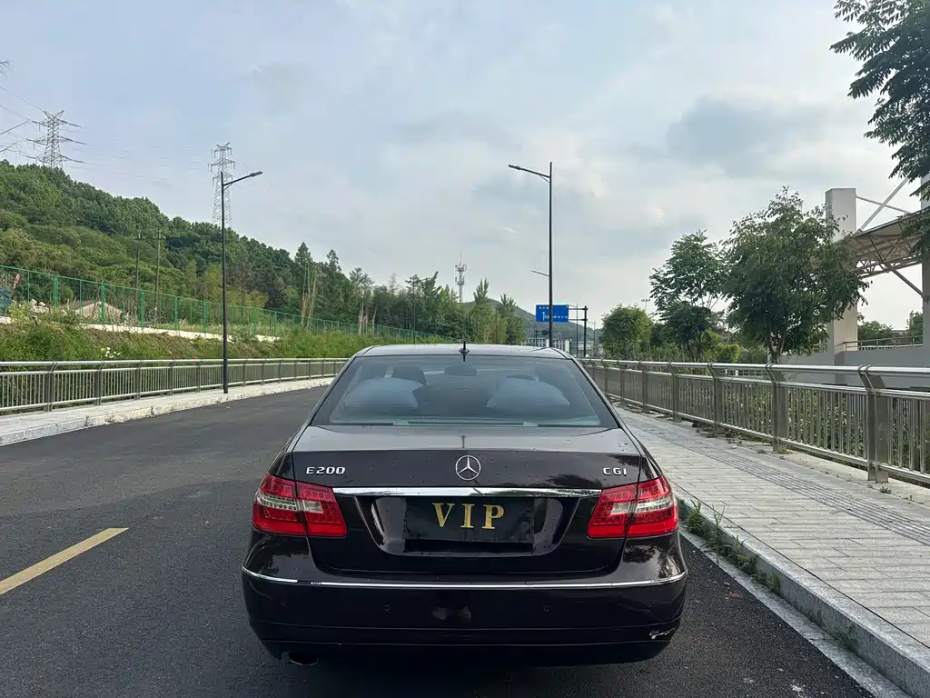 Mercedes-Benz E-Class 2010