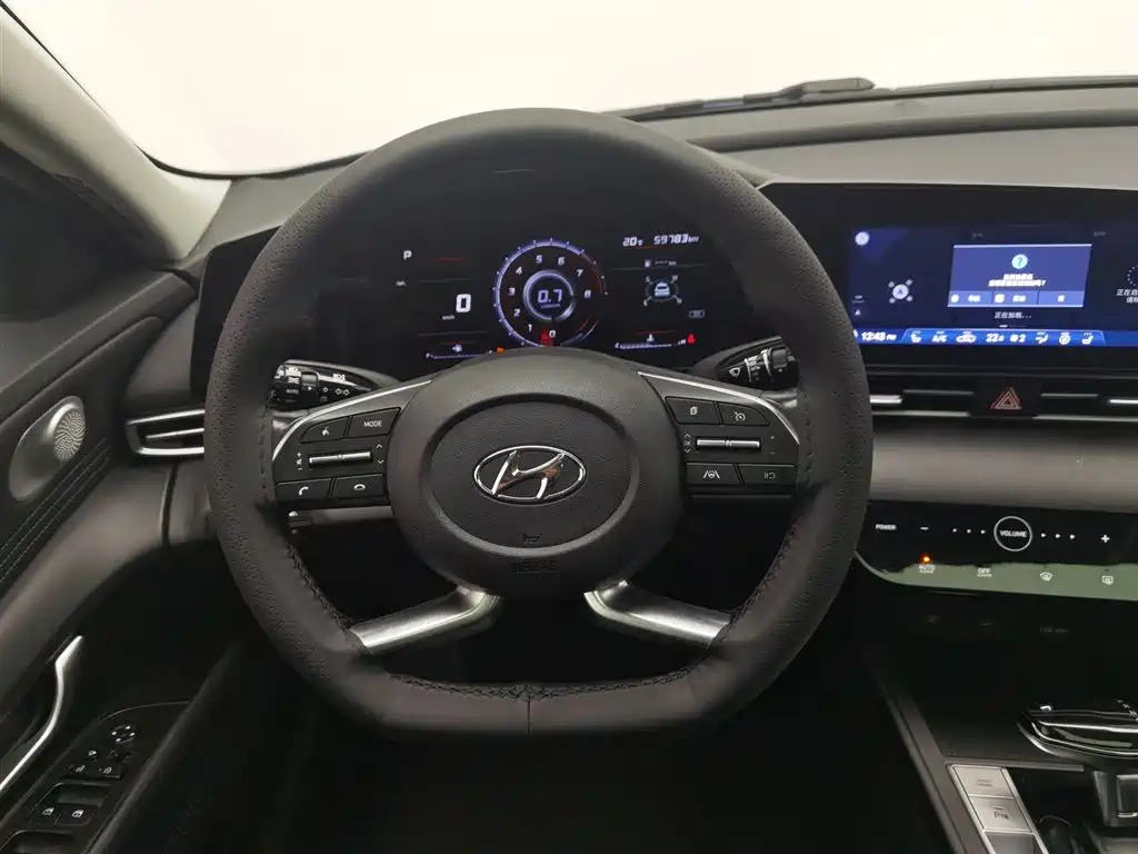 Hyundai Elantra 2020 — фото 11