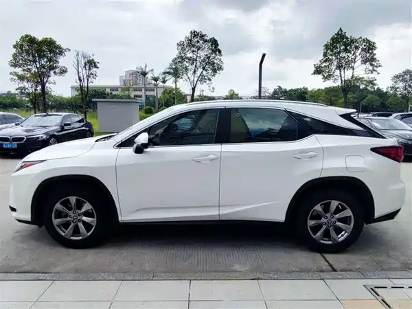 Lexus RX 2019