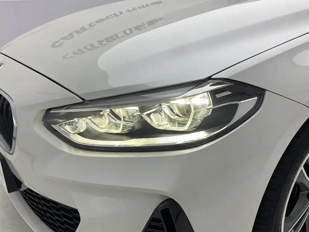 BMW 1 Series 2021 — фото 9
