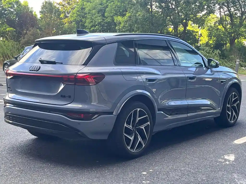 Audi Q6L E-Tron 2026 — фото 5
