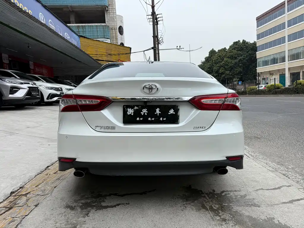 Toyota Camry 2021 — фото 13