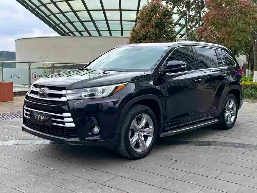 Toyota Highlander 2020 — фото 1
