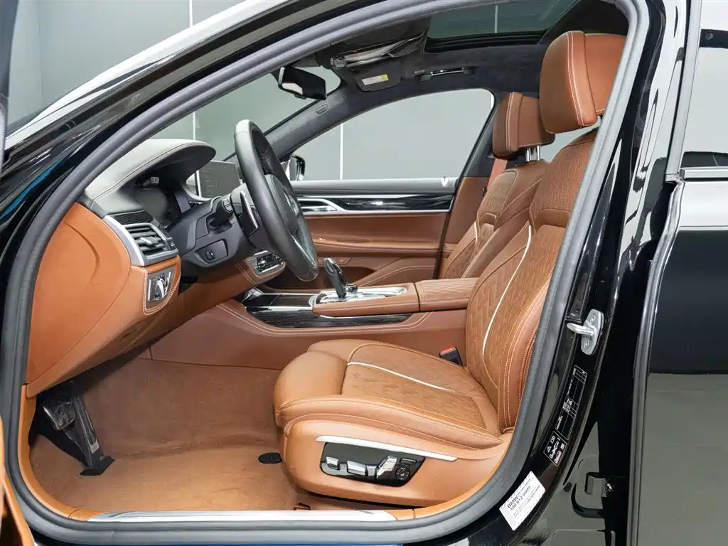 BMW 7 Series 2019 — фото 10