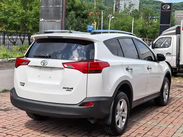 Toyota RAV4 2013