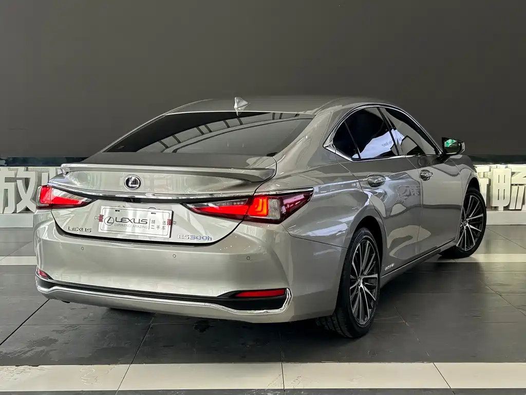 Lexus ES 2022 — фото 4