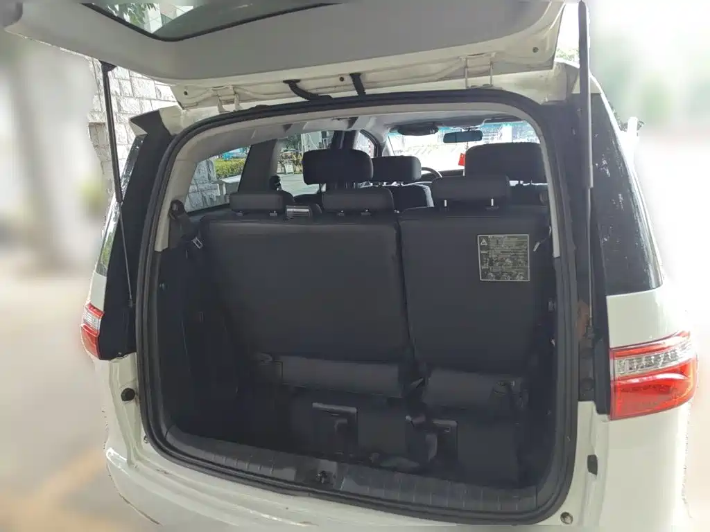 Luxgen Big 7 MPV 2017 — фото 16