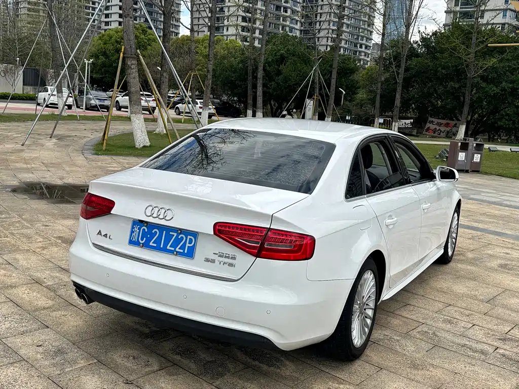 Audi A4L 2015 — фото 5