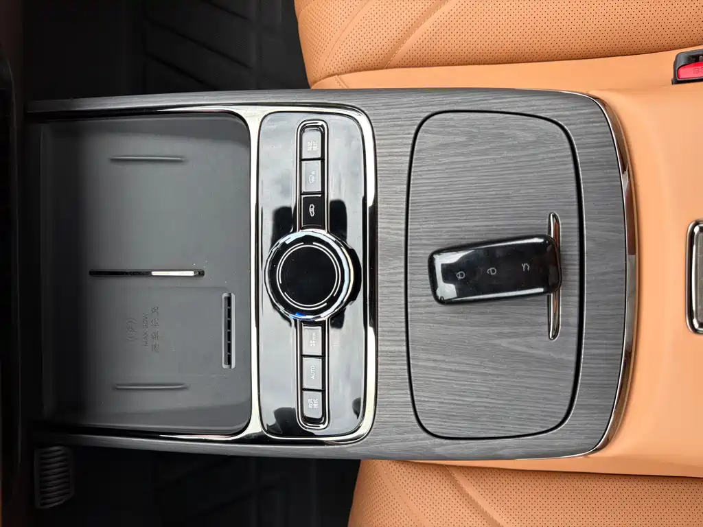 Geely Galaxy Starshine 8 2025 — фото 21