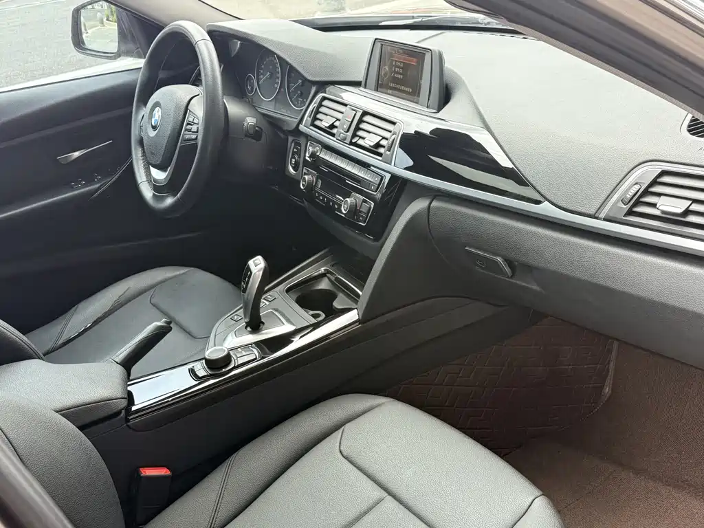 BMW 3 Series 2016 — фото 10
