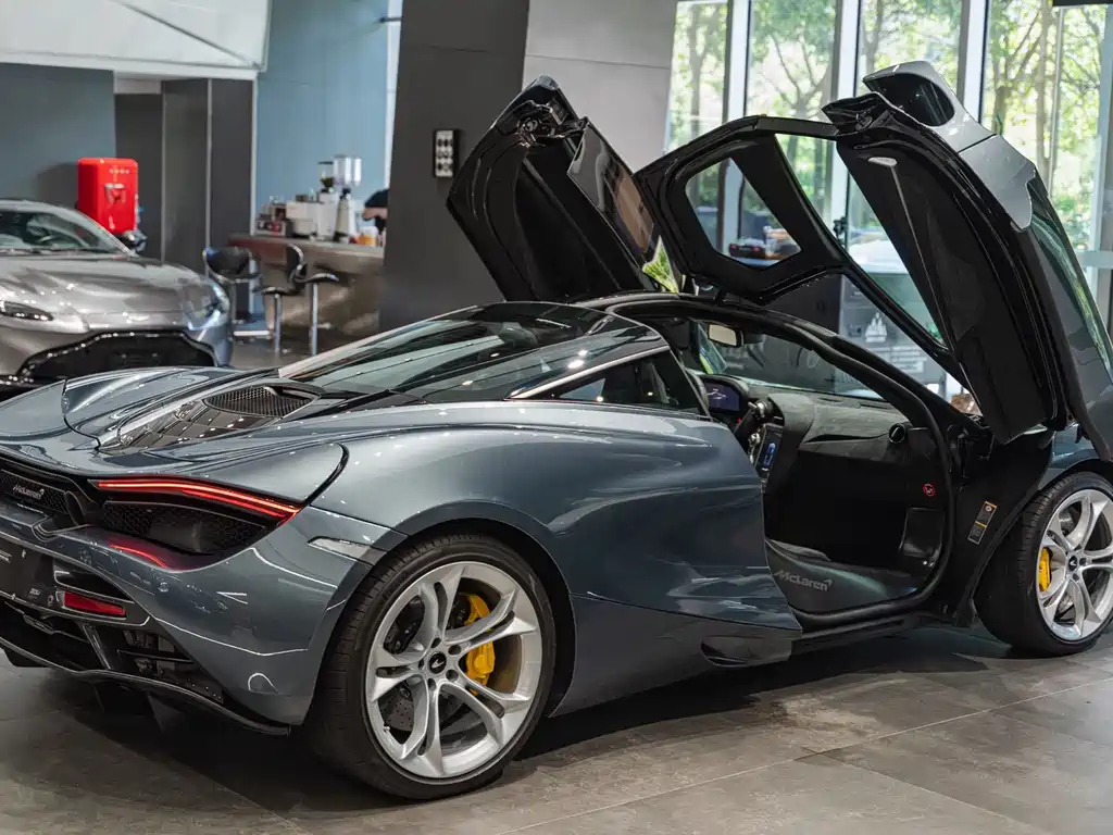 McLaren 720S 2019 — фото 6