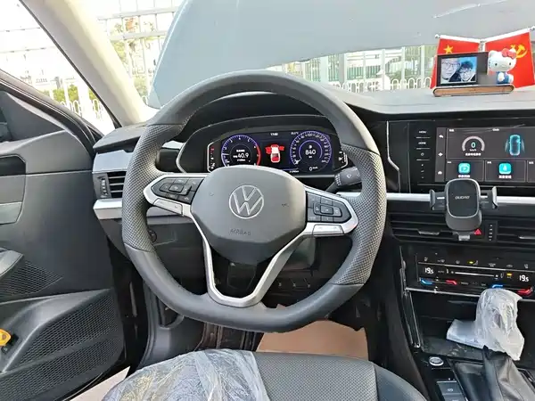 Volkswagen Passat 2025