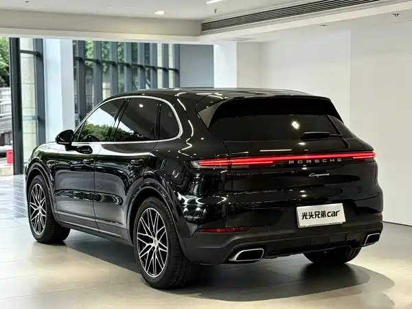 Porsche Cayenne 2025