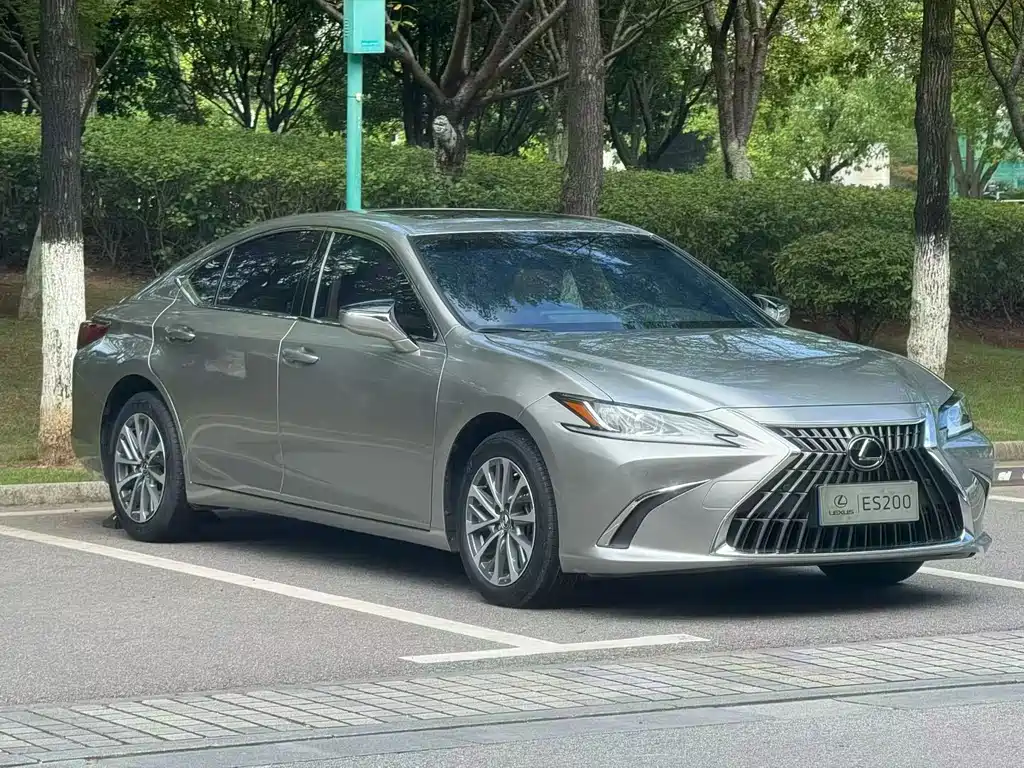 Lexus ES 2024 — фото 1