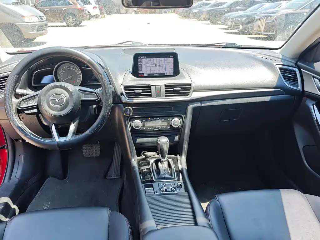 Mazda 3 Axela 2018 — фото 10