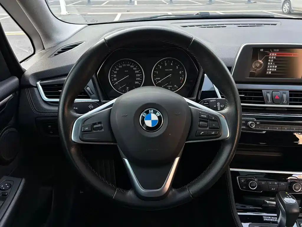 BMW 2 Series Active Tourer 2017 — фото 12