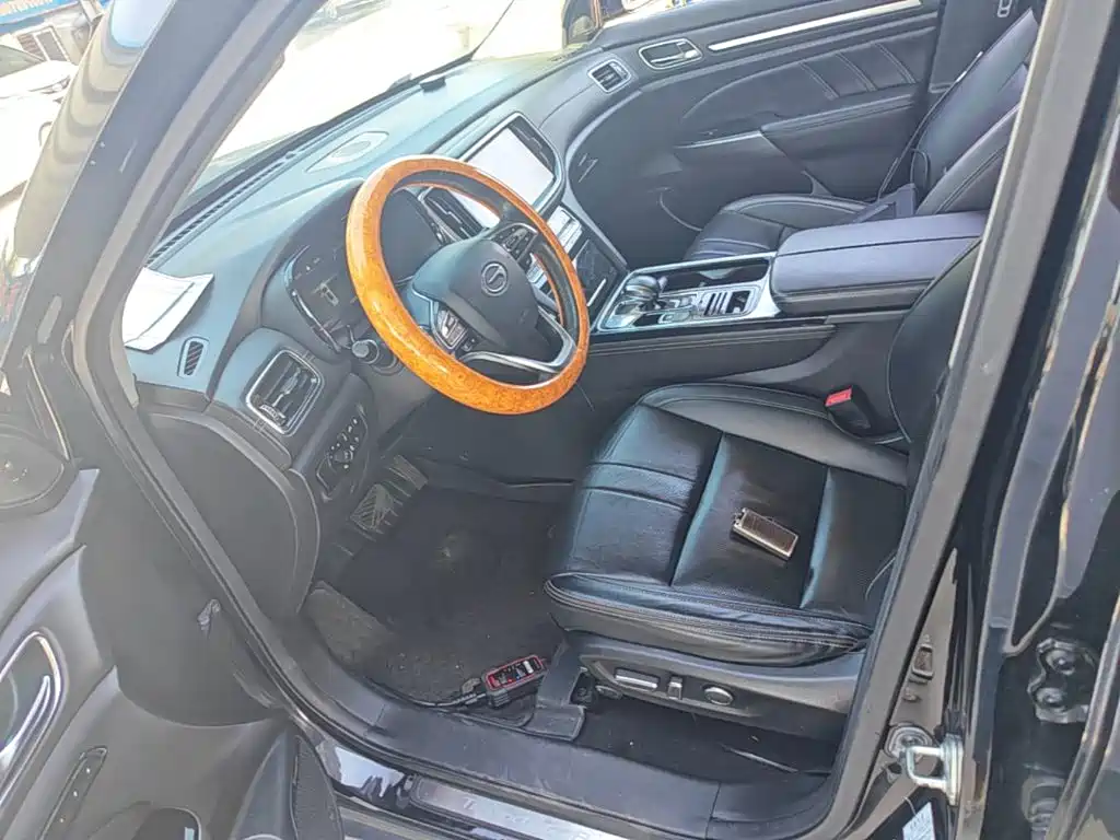 GAC Motor Trumpchi GS8 2020 — фото 15