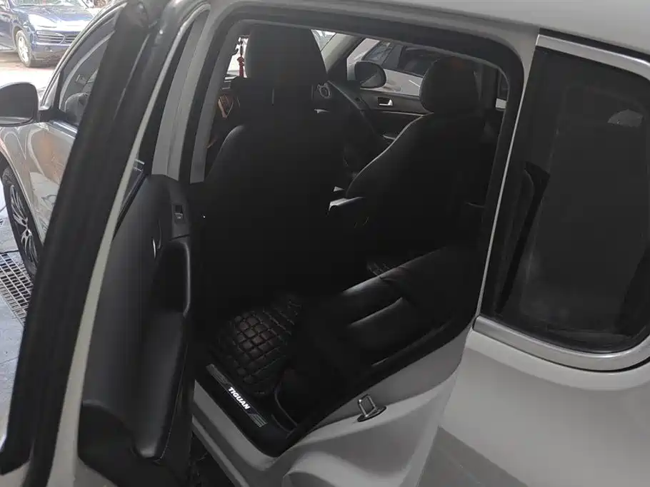 Volkswagen Tiguan 2016 — фото 11