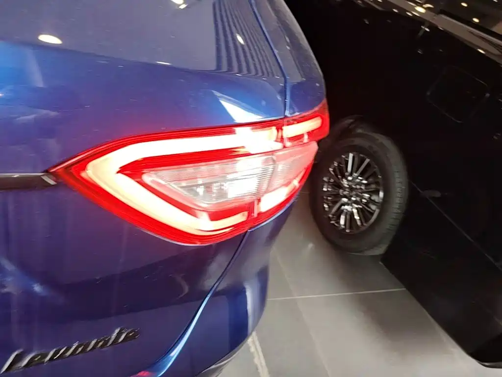 Maserati Levante 2018 — фото 8
