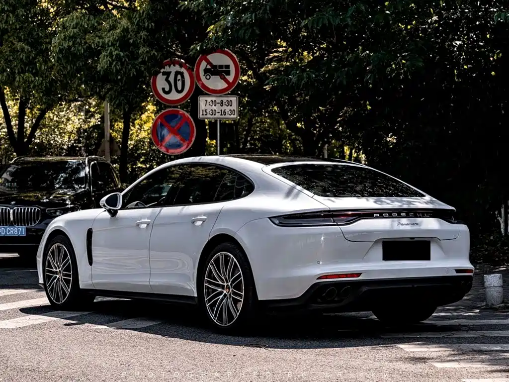 Porsche Panamera 2021 — фото 11