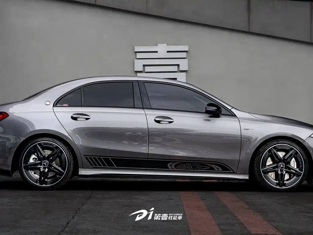 Mercedes-Benz A-Class AMG 2024 — фото 2