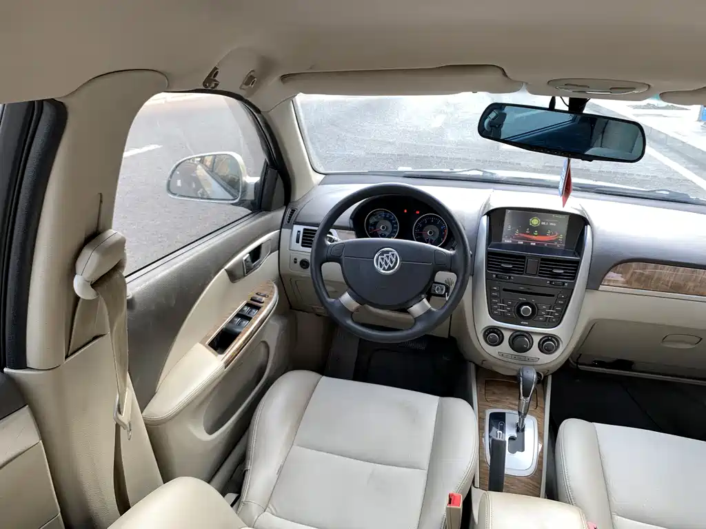 Buick Excelle 2015 — фото 14