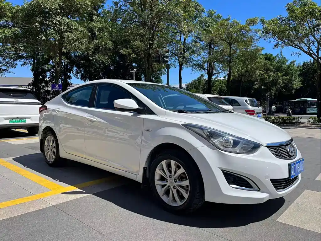 Hyundai Elantra Langdong 2018 — фото 3