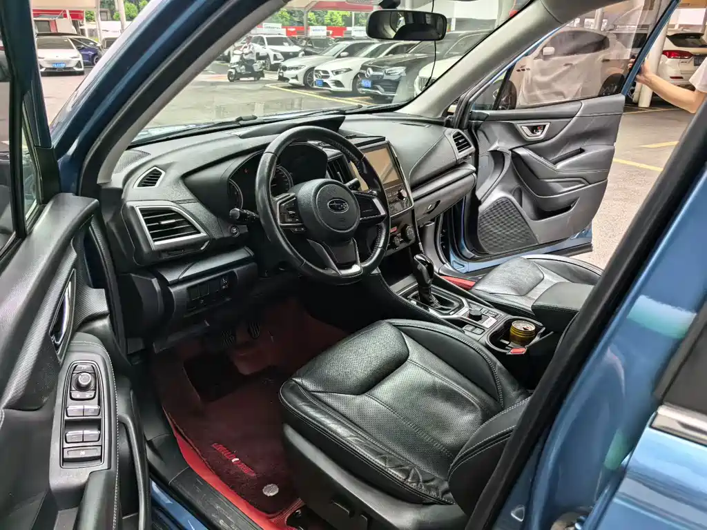 Subaru Forester 2019 — фото 2