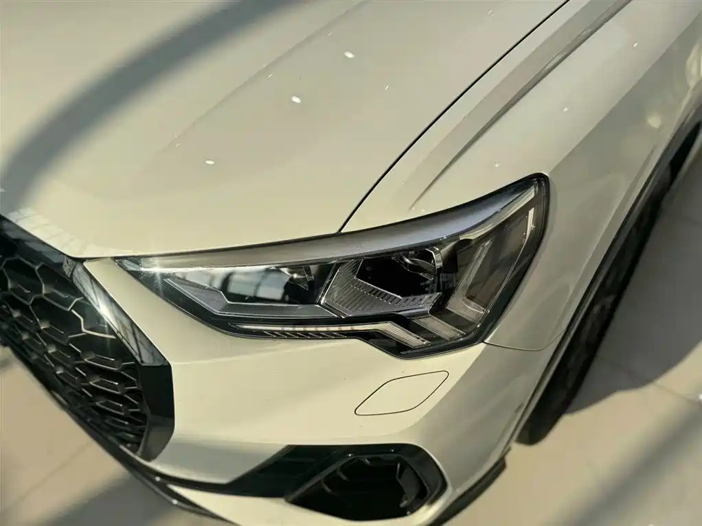 Audi Q3 Sportback 2023 — фото 13
