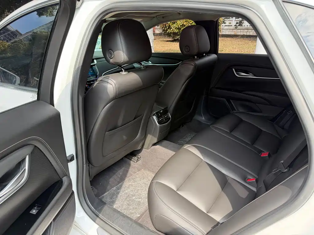 Cadillac XTS 2019 — фото 11