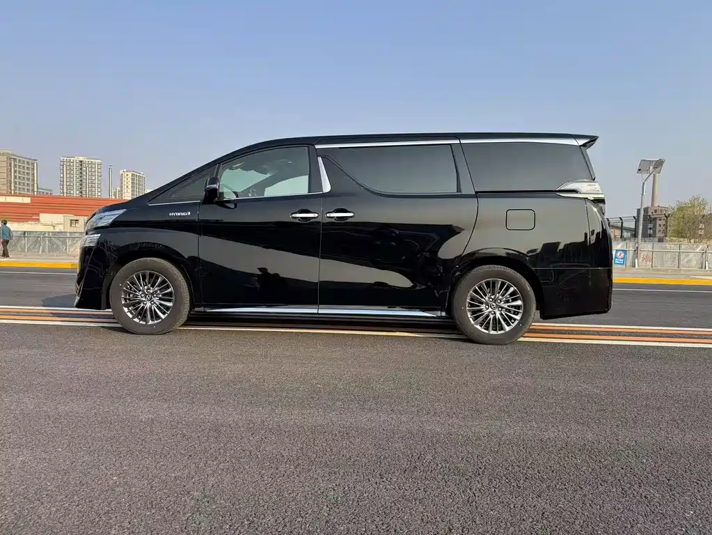 Toyota Vellfire 2022 — фото 6