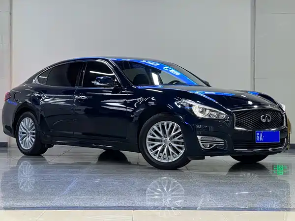 Infiniti Q70 2017