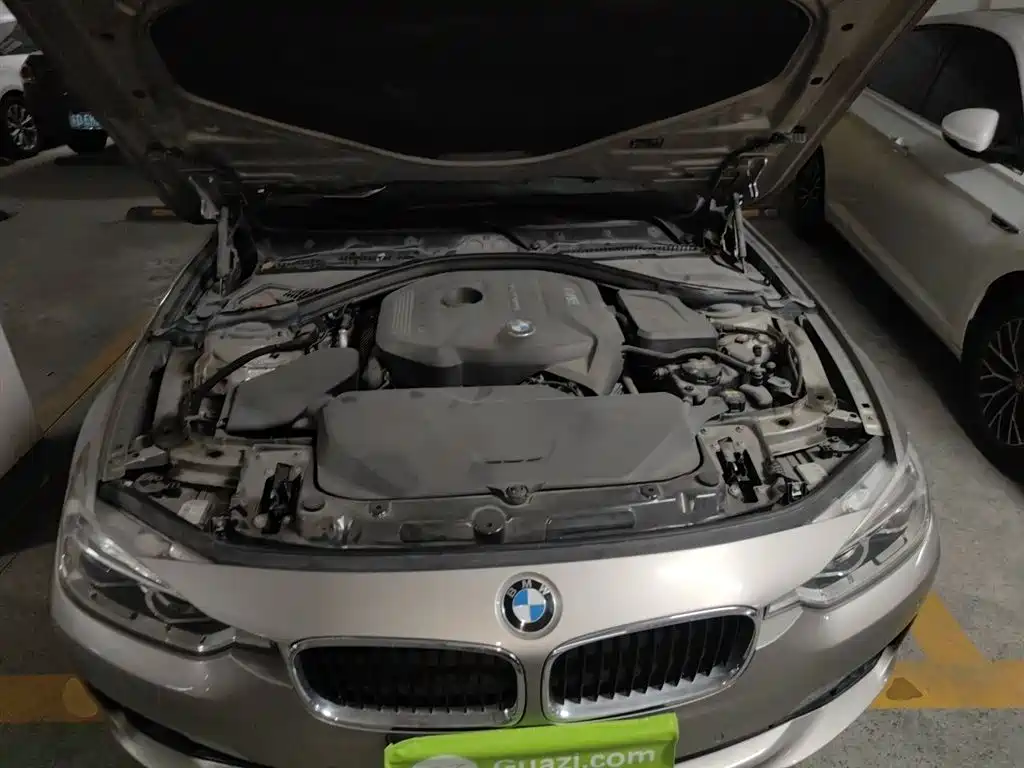 BMW 3 Series 2017 — фото 16