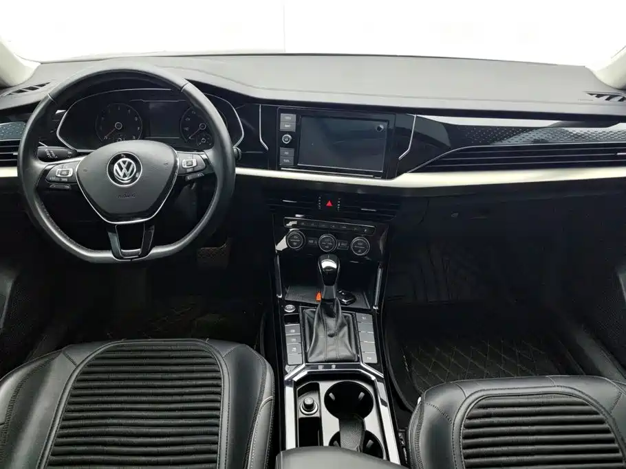 Volkswagen Passat 2019 — фото 12
