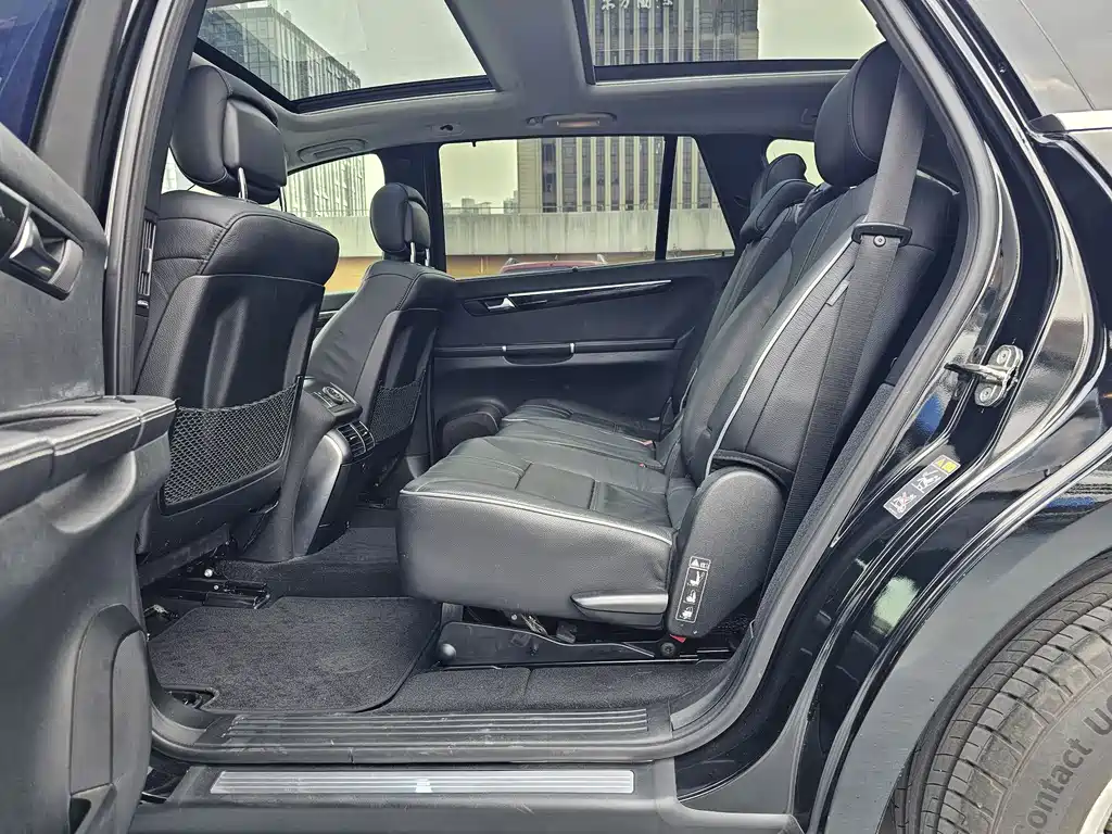 Mercedes-Benz R-Class 2017 — фото 17
