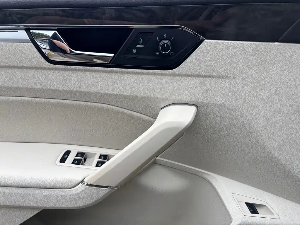 Volkswagen Passat 2017 — фото 18