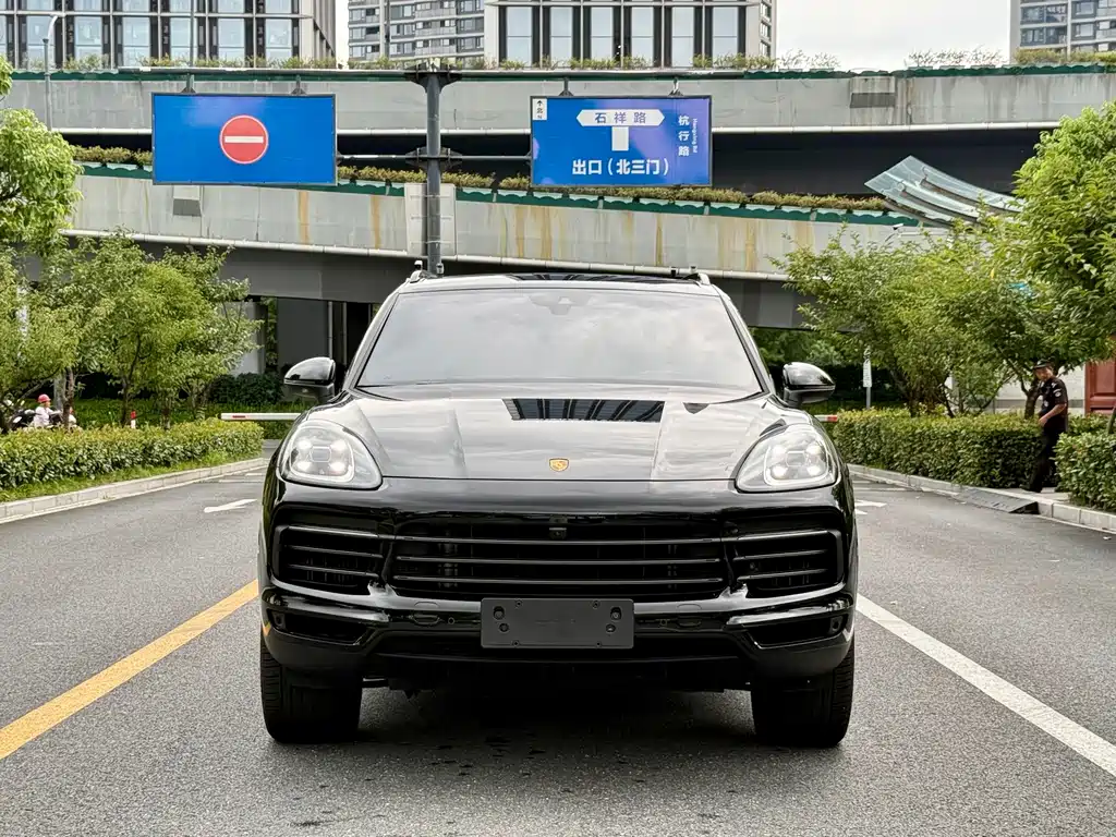 Porsche Cayenne 2023 — фото 2