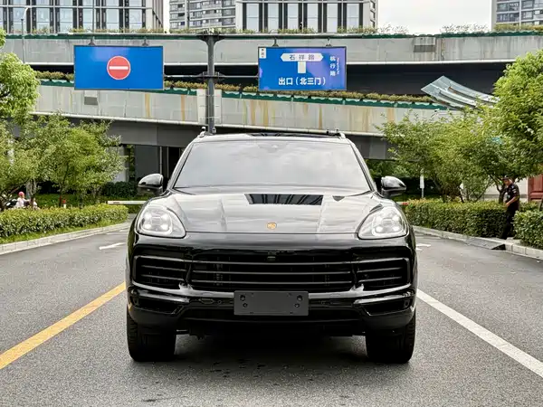 Porsche Cayenne 2023