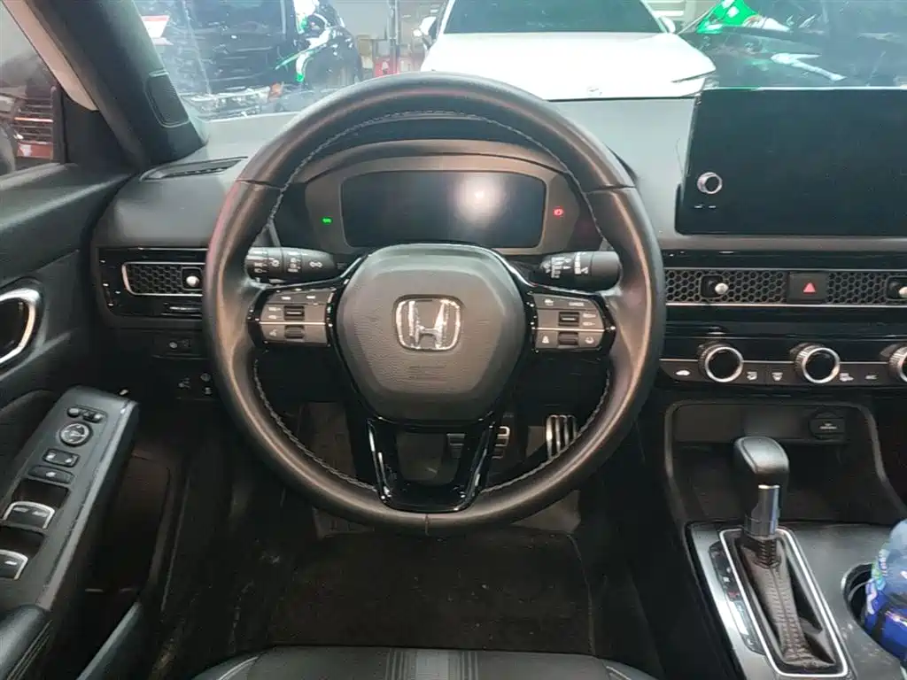 Honda Civic 2024 — фото 11