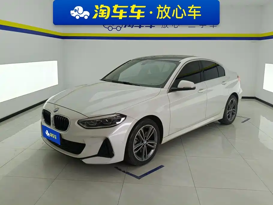 BMW 1 Series 2022 — фото 1