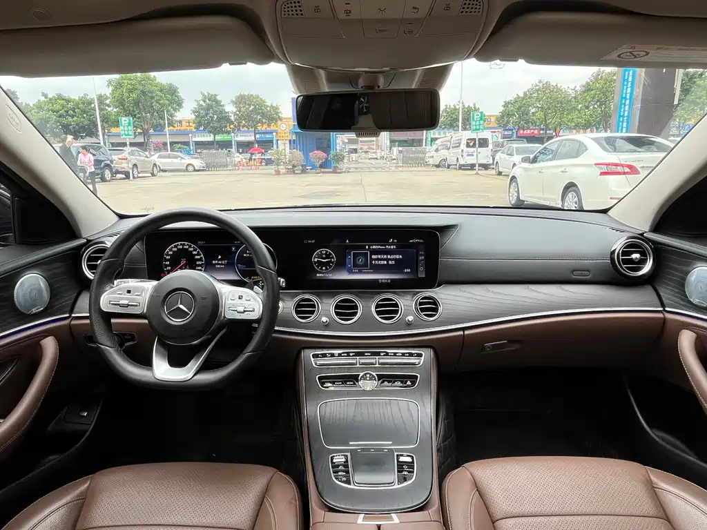 Mercedes-Benz E-Class 2020 — фото 13