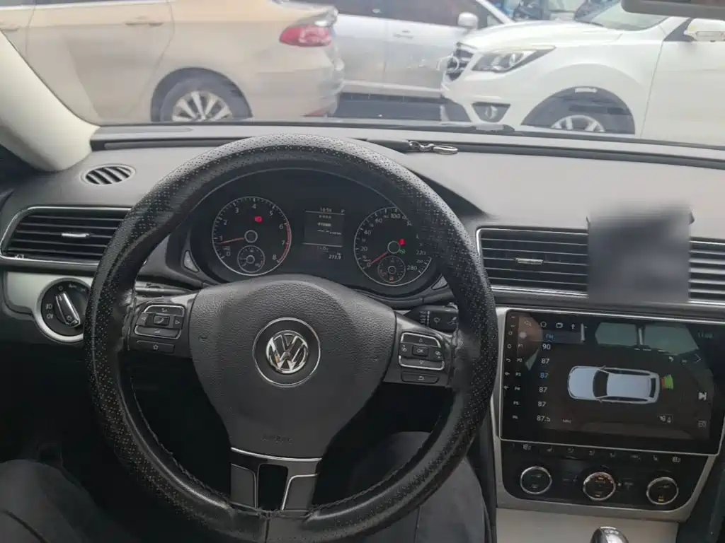 Volkswagen Passat 2014 — фото 10