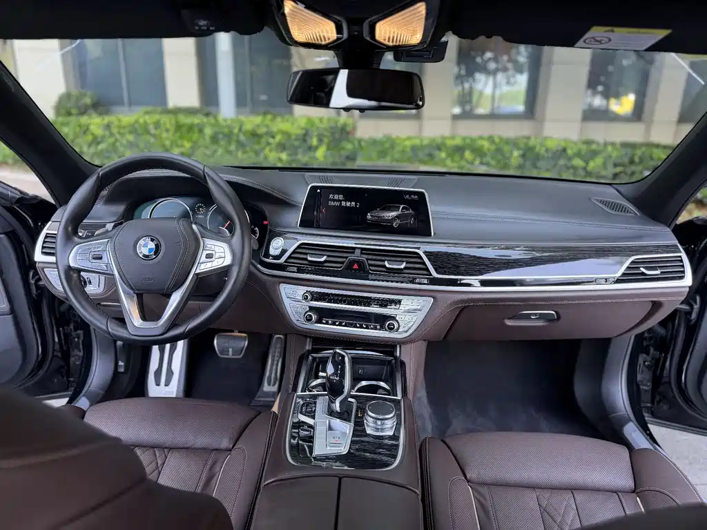BMW 7 Series 2018 — фото 7