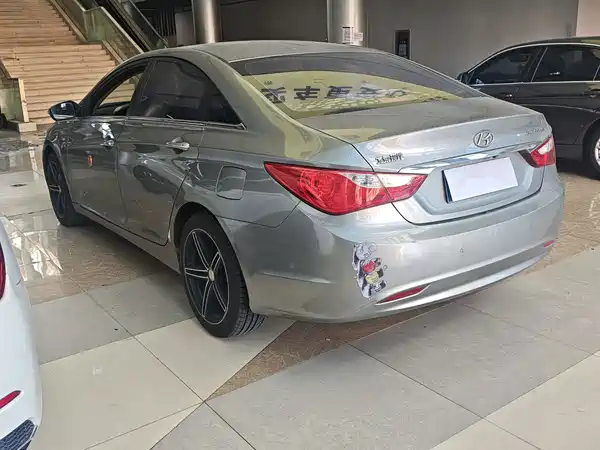 Hyundai Sonata 2011