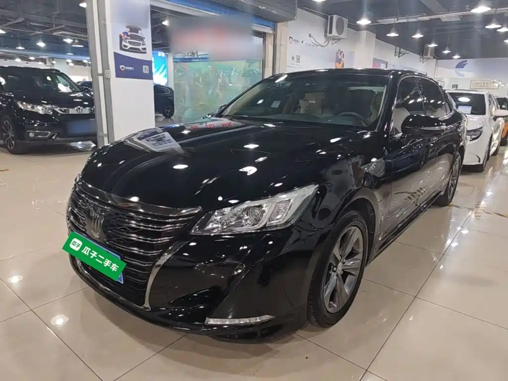 Toyota Crown 2018